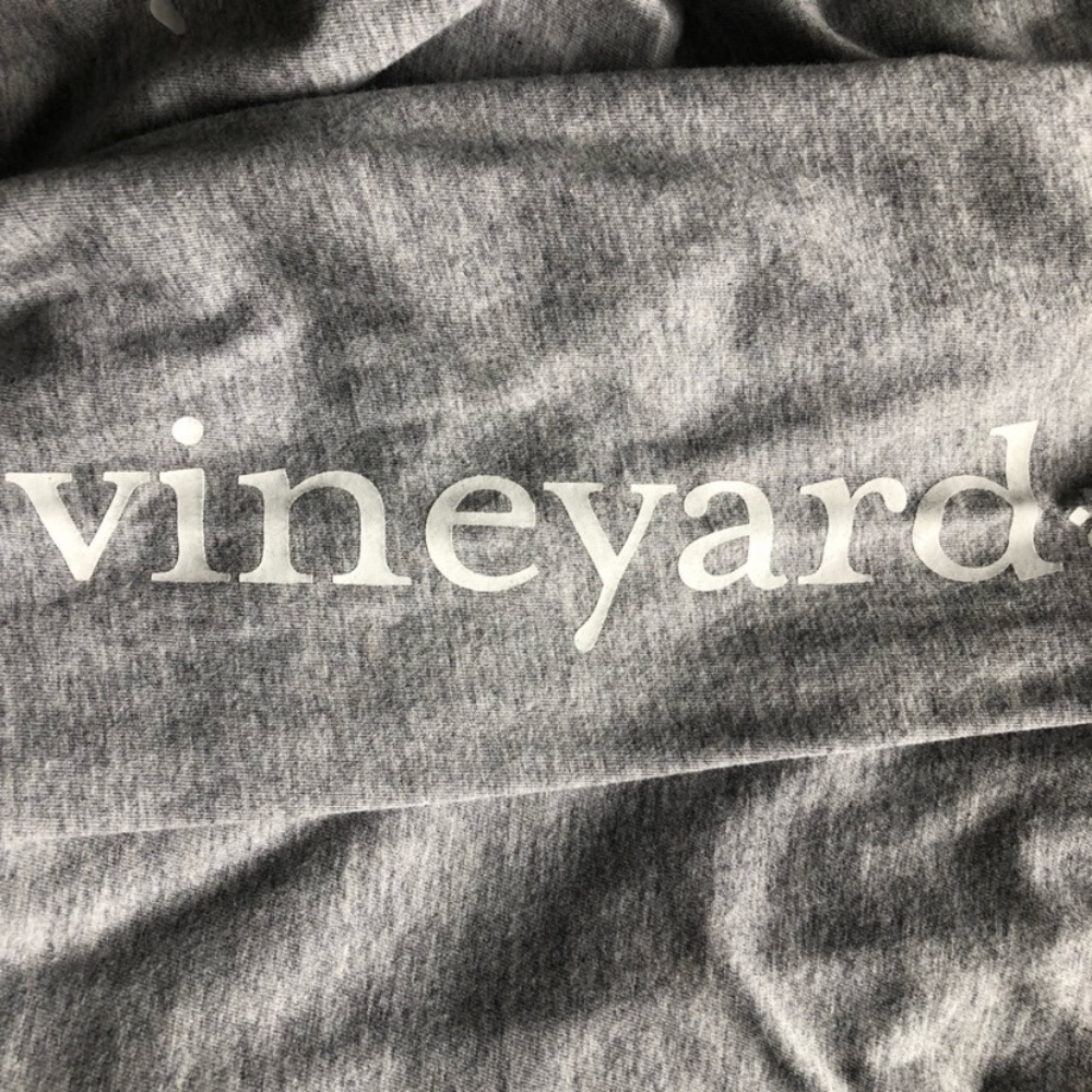 Vineyard Vines Women’s Winter Whale Long Sleeve Lightweight Shirt Size XS - Picture 9 of 14